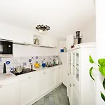 Πανσιόν Torre Trasita Luxury 4*