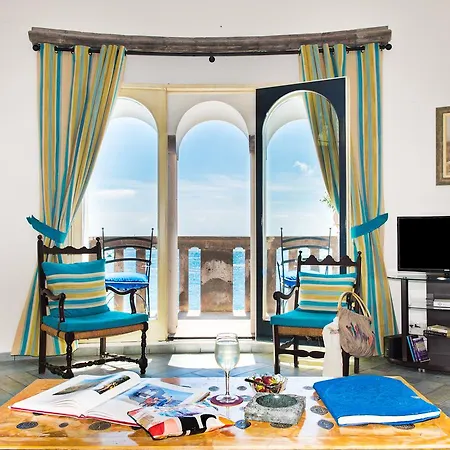 Torre Trasita Luxury 4* פוזיטנו
